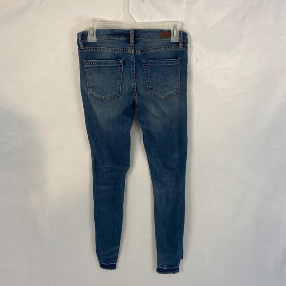Blank NYC Jeans Women's Size 26 (26 x 27) Low Rise Skinny Rough Hem Light Wash - Picture 3 of 11